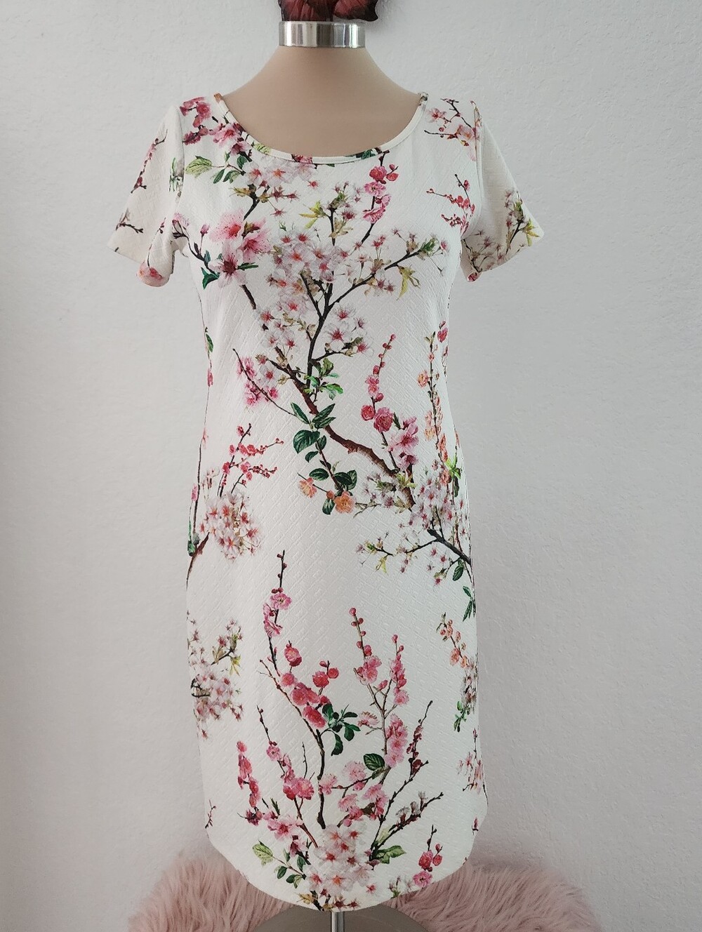 PAPILLONBLANC | Floral Short-Sleeve Shift Dress in White and Pink